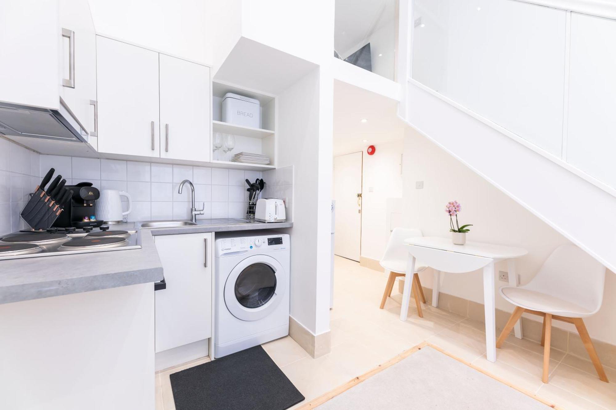 Studio By Hyde Park Лондон Экстерьер фото