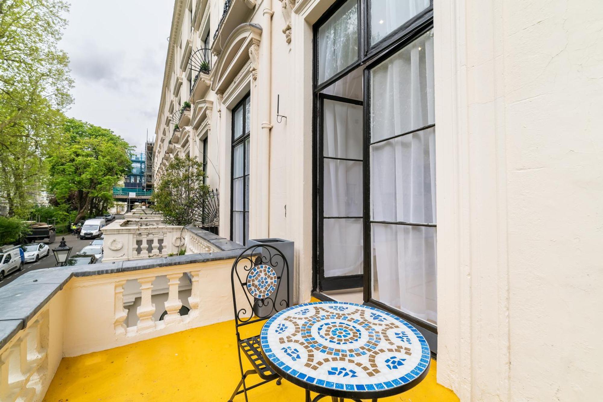 Studio By Hyde Park Лондон Экстерьер фото